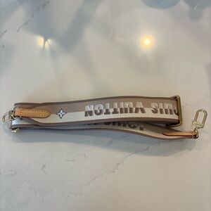 Louis vuitton speedy 20 strap